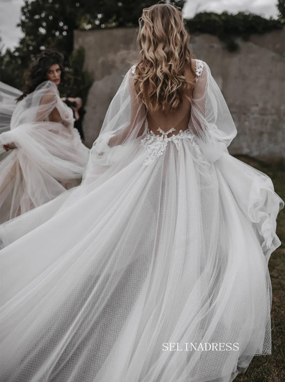 A-Line V-Neck Appliques Lace Long Puff Sleeve Backless Dot Gown Tulle Wedding Dress Sexy Bridal Gown ASK002