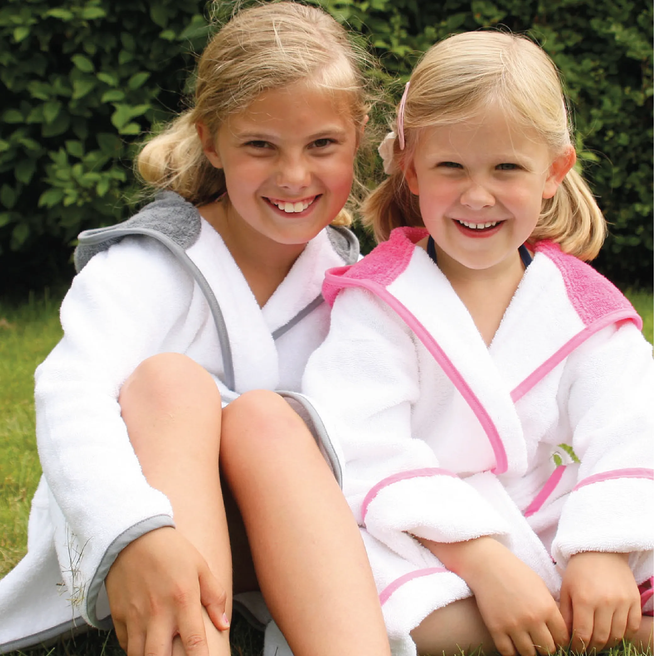 Boyzz & Girlzz® hooded bathrobe