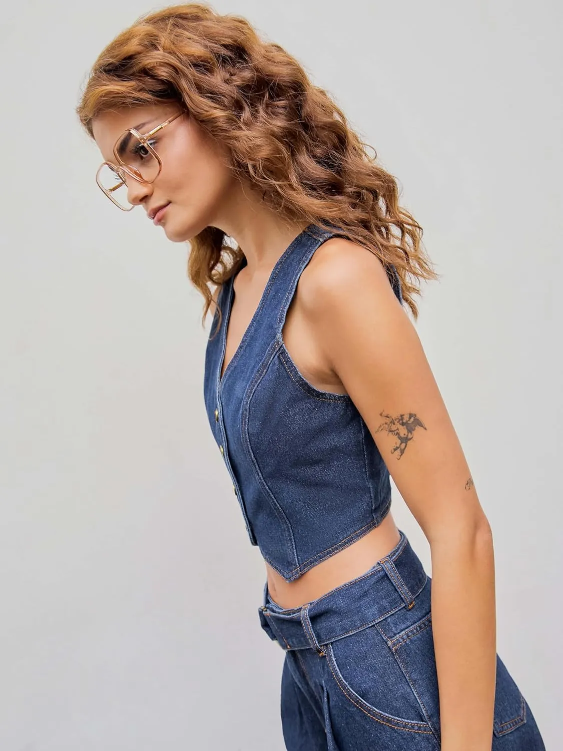 CIDER Women's Denim Vest V Neck Sleeveless Crop Vest Button Down Casual Tops Trendy