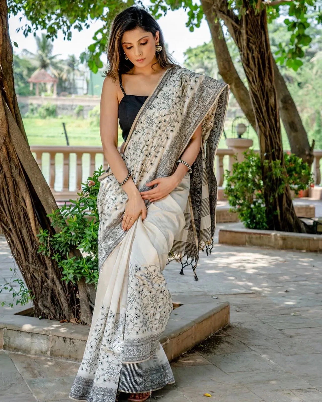 CLASSIC SEMI SILK HEAVY EMBROIDERED OFF WHITE SAREE