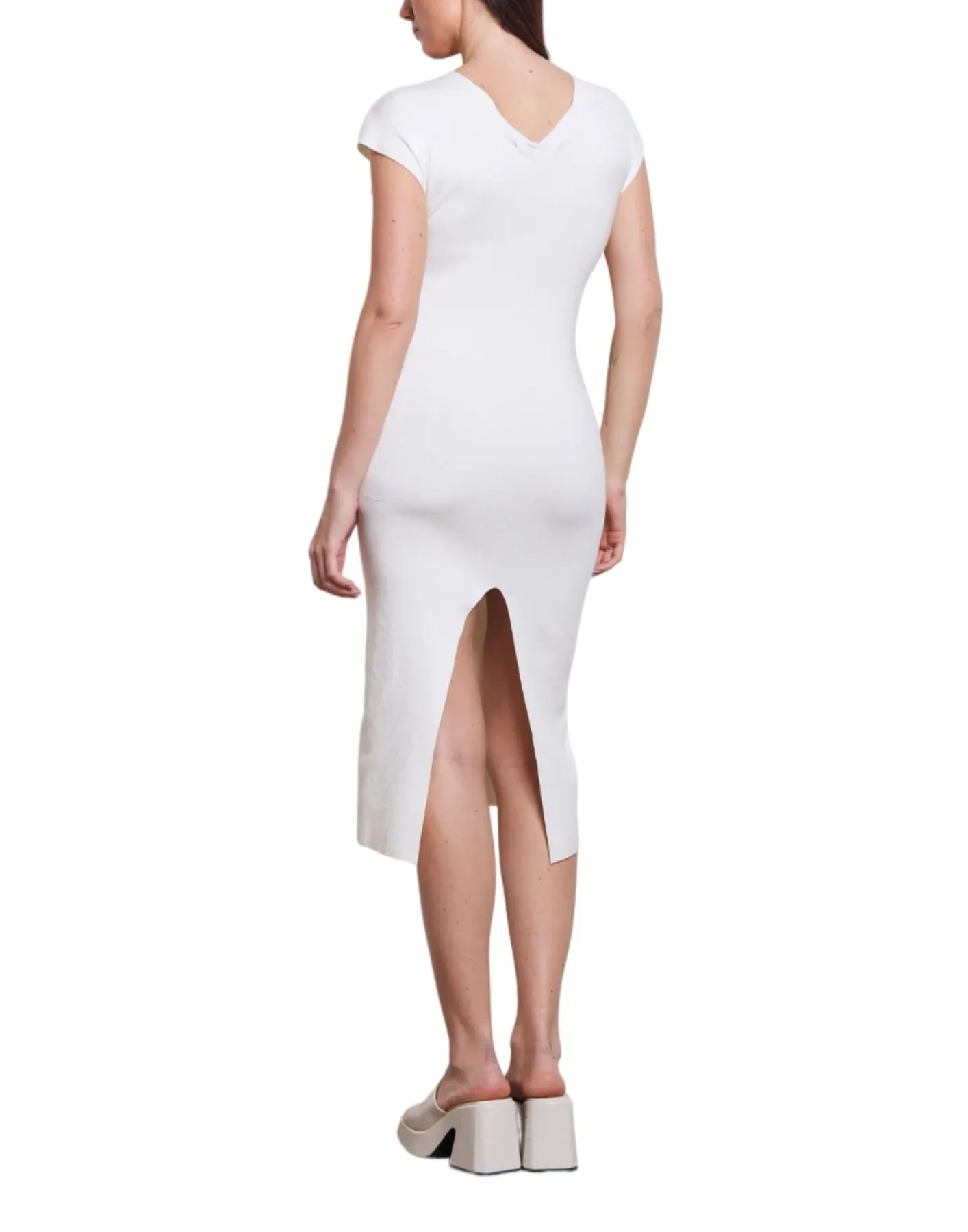 Sure! Optimized title for the e-commerce product VSKD05080 PANNA Akep in English with modifiers could be:

Stylish PANNA Akep Womens Dress - VSKD05080