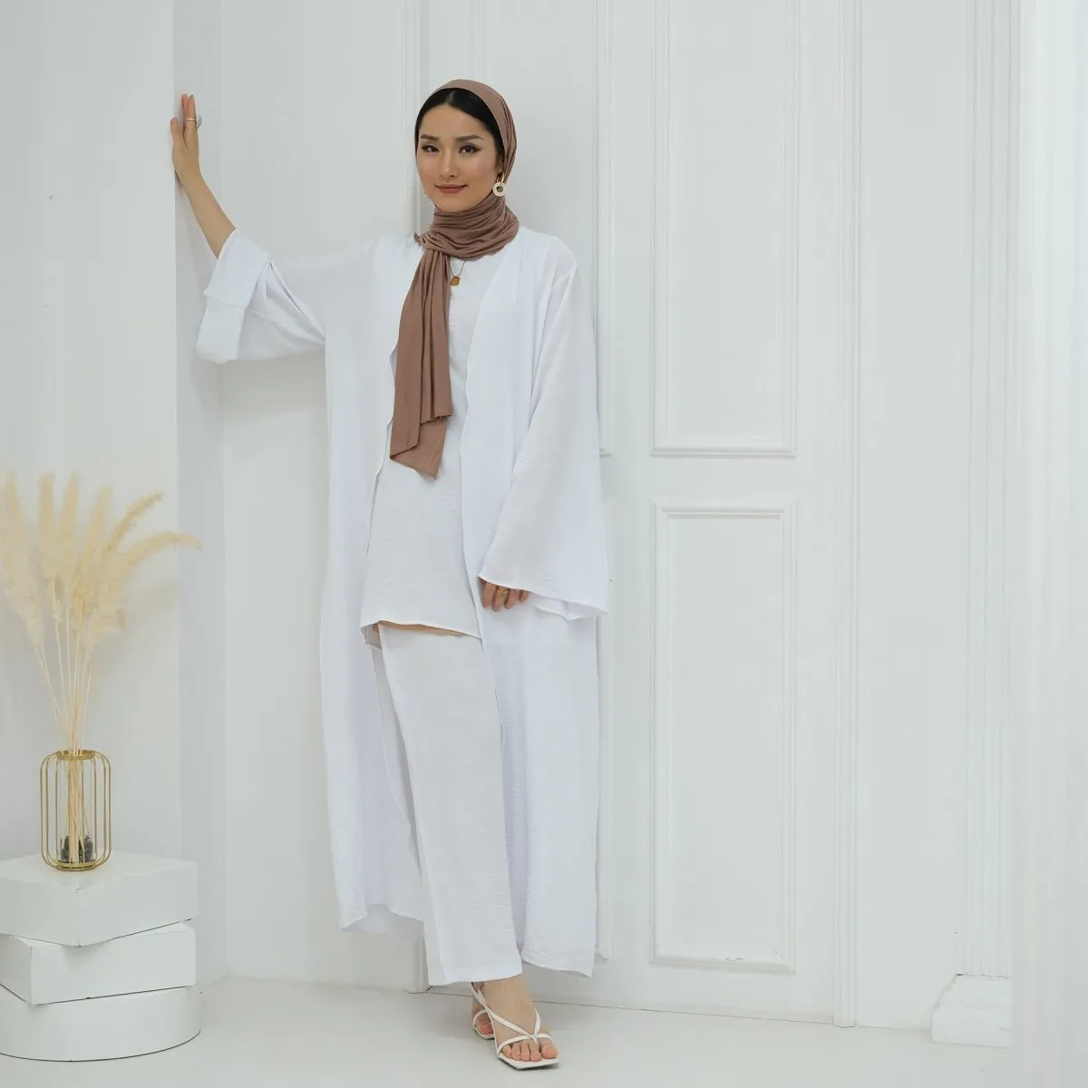 Sleeveless Top and Pants 3-Piece Set Abaya (MOA076)