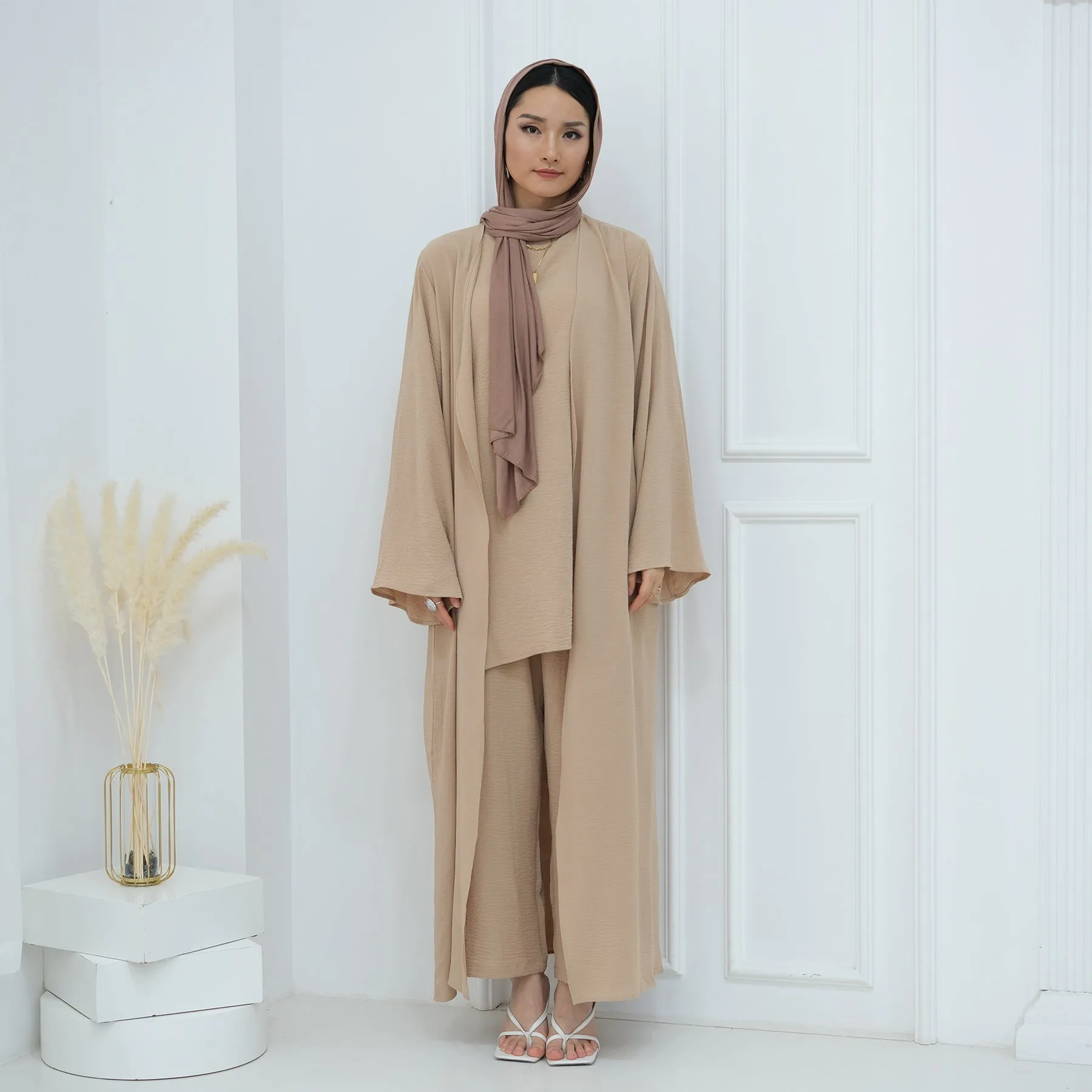 Sleeveless Top and Pants 3-Piece Set Abaya (MOA076)