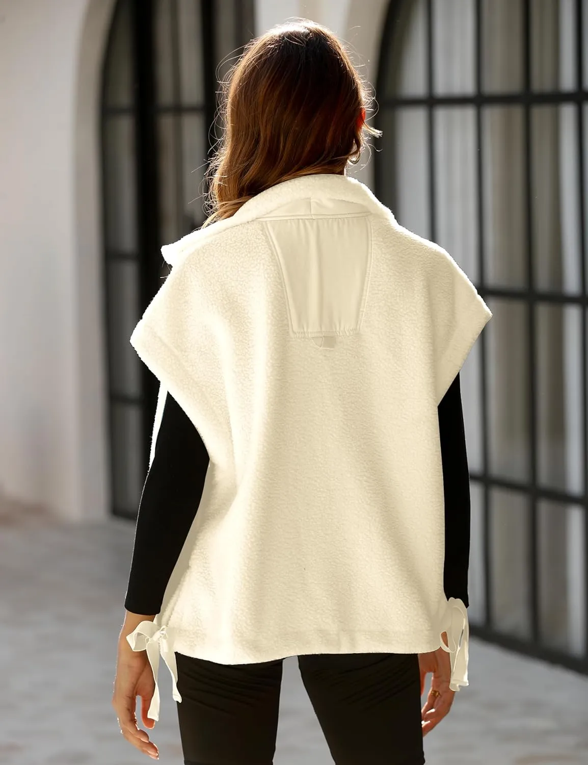 Women Oversized Fleece Vest Trendy Sleeveless Button Down Fuzzy Sherpa Jacket Winter Warm Outerwear Vest with Pockets