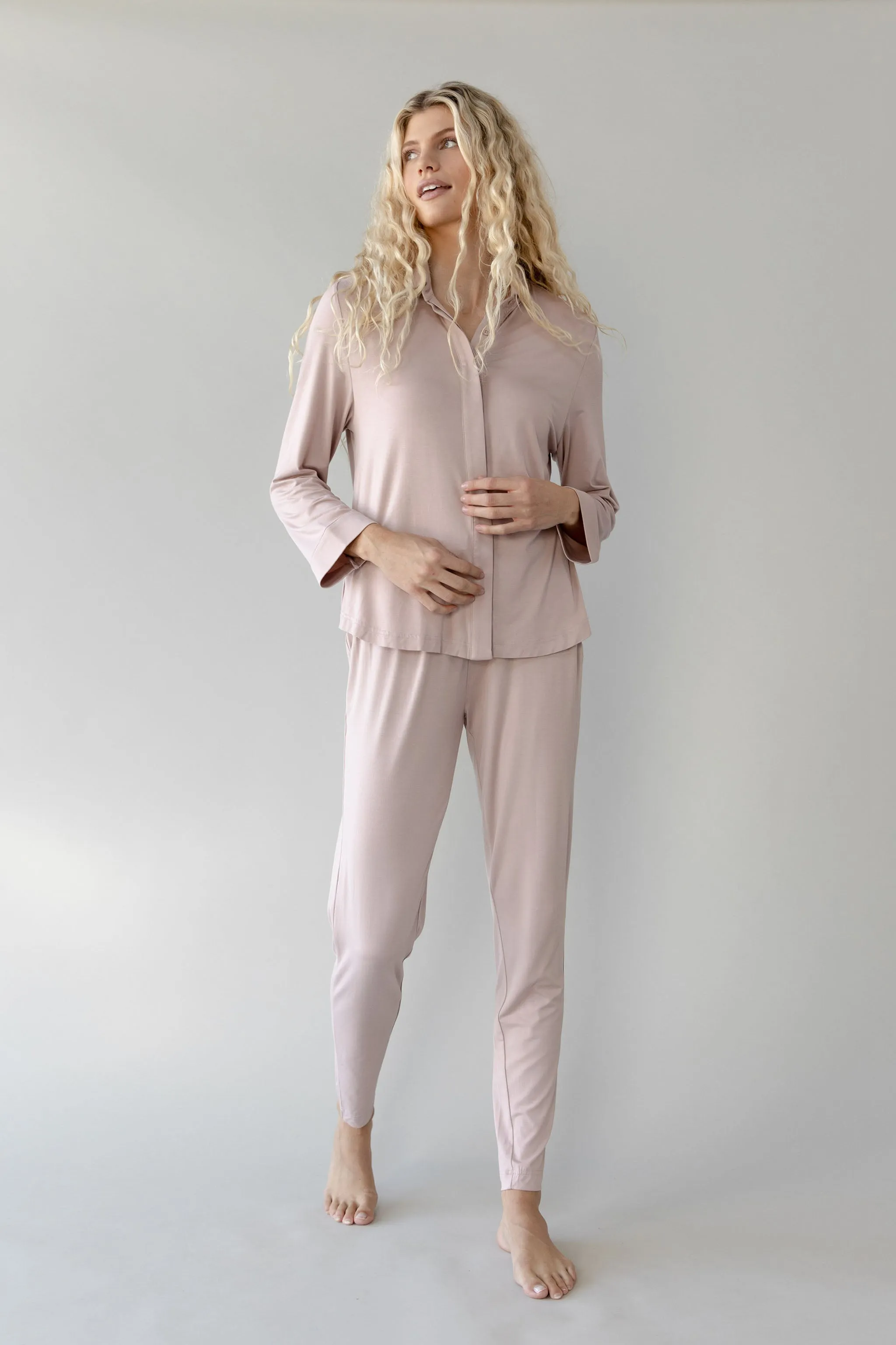 Women's Bamboo Stretch-Knit Collared Long Sleeve Button Down